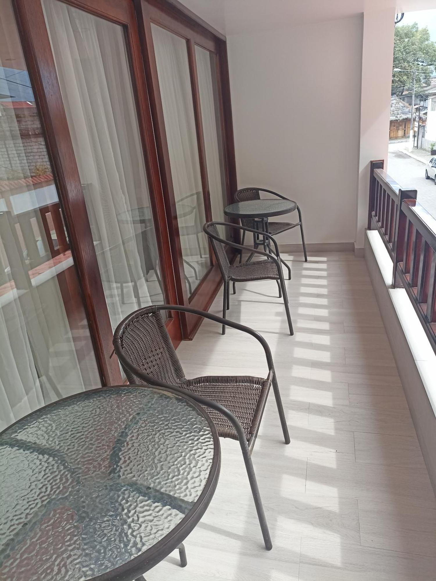 Posada J Banos  Phòng bức ảnh